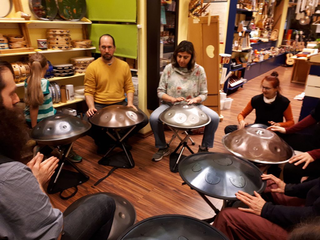 Impressionen von unserem letzten Handpan Workshop im Gandharva Loka Berlin